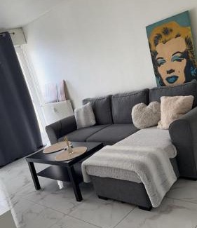 Plateau - Mont-Valerien Apartment | Appartement proche de La Défense
