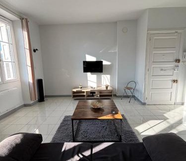 Chateauvert Apartment | Appartement proche de la gare et du centre ville