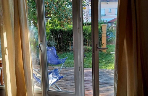 Villejuif Apartment | Appartement, Proche Paris, Calme, Avec Jardins. Idéal Famille