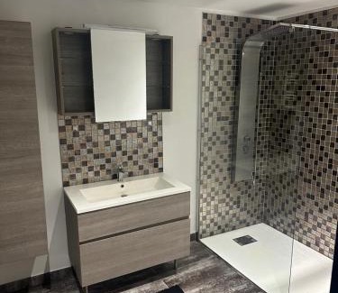 Coudekerque-Branche Apartment | Appartement rez de chaussée 4 personnes 2 chambres avec parking
