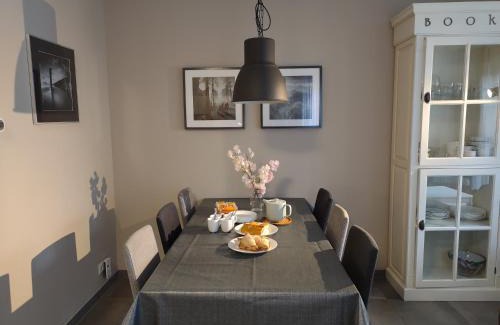 Dishoek Apartment | 'APPARTEMENT RANDDUIN' Bed by the Sea