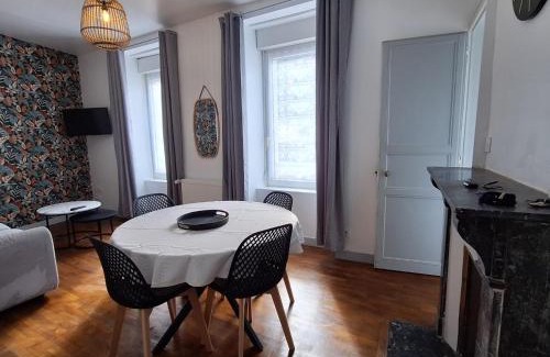 Mayenne Apartment | Appartement RDC centre ville - Local vélos disponible