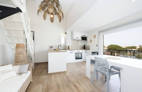 Saint-Cyprien Plage Apartment | Appartement Refait à Neuf, a Étrenner, les Pieds Dans L'eau
