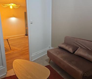 La Machine Apartment | Appartement Refait a neuf avec accès au jardin , local vélo