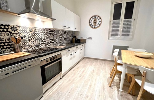 Aix-les-Bains City Center Apartment | Appartement Rue des Bains