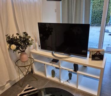 Vilvoorde Apartment | Appartement séparé avec parking dans villa
