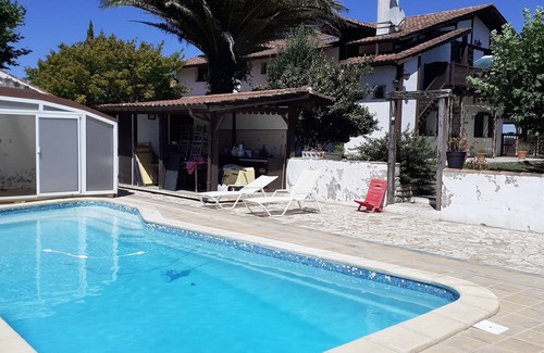 Mouguerre House | Appartement Situé au rez de Chaussée D'une Maison
