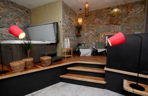 Secteur 2 Bed & Breakfast | Appartement spa privatif Grenoble At Home Spa