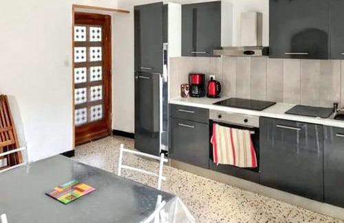 Besseges Apartment | Appartement spacieux à Bessèges - Vue montagne et terrasse