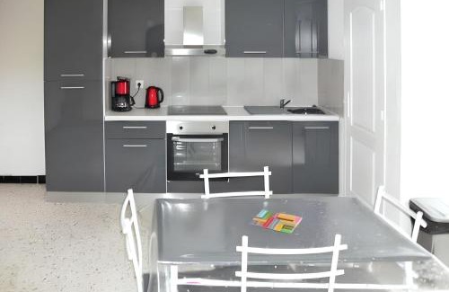 Besseges Apartment | Appartement spacieux à Bessèges - Vue montagne et terrasse