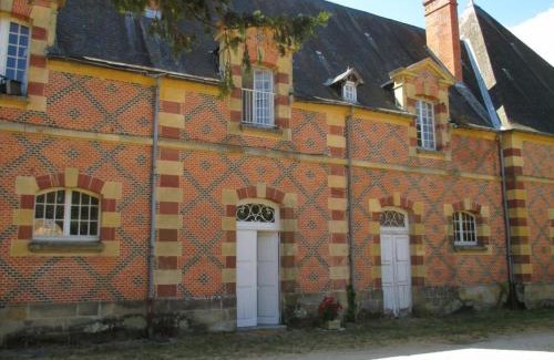 Trevol House | Appartement spacieux au Château avec parc arboré, proche de Villeneuve sur Allier, pour 6 pers., WiFi - FR-1-489-73
