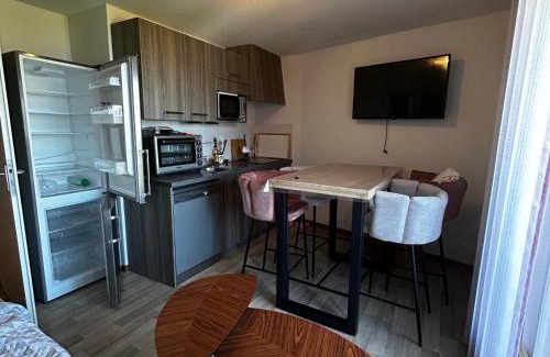 Thollon-les-Memises Apartment | Appartement spacieux proche pistes avec parking privé - FR-1-498-116