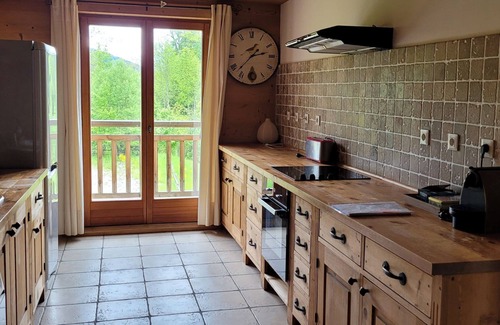 Samoens Apartment | Appartement Spacieux, Séjour et 2 Chambres Avec vue sur les Montagnes