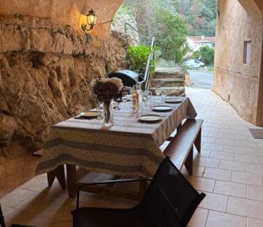 Belgodere Apartment | Appartement Spacieux Vue Montagne- Parking gratuit- Proche ÎLE ROUSSE