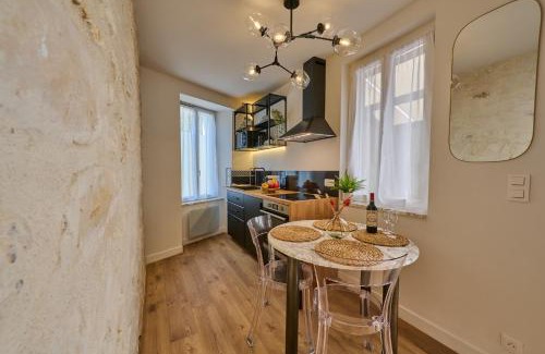 Veneux-les-Sablons Apartment | Appartement standing à 7min de Fontainebleau centre, 3min de Moret-sur-Loing et 45min de Paris (1min à pied de la gare)