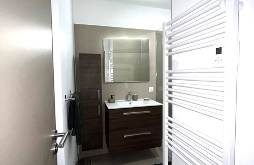 Le Pontet Apartment | Appartement T2 au Calme Près D'avignon, 1 Chambre, Terrasse, Parking Gratuit