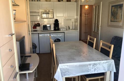 Fort-Mahon-Plage Apartment | Appartement T2 cabine à 2 min de la plage avec parking privatif à Fort-Mahon - FR-1-482-6