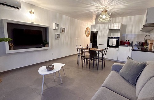 Bellevue Apartment | Appartement T2 Cosy Avec Piscine à 3 min de Pinel - Cul de sac