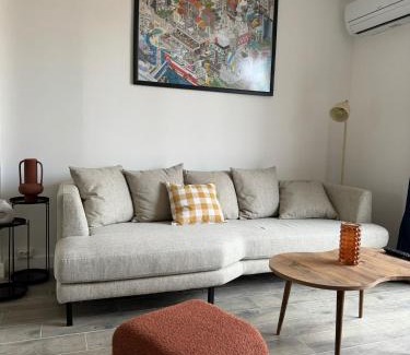 La Villette Apartment | Appartement T3 Traversant 53m2 Marseille vue mer