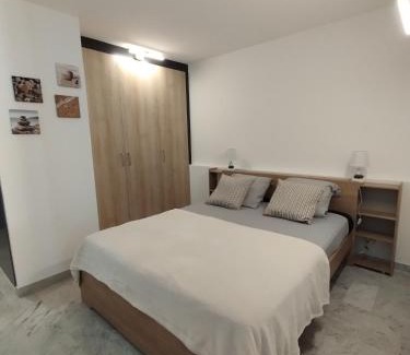 Cavaliere Apartment | Appartement Terrasse, centre-ville, 5 min de la plage