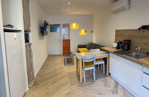 Anatole France Apartment | Appartement Terrasse Proche Centre et Canal