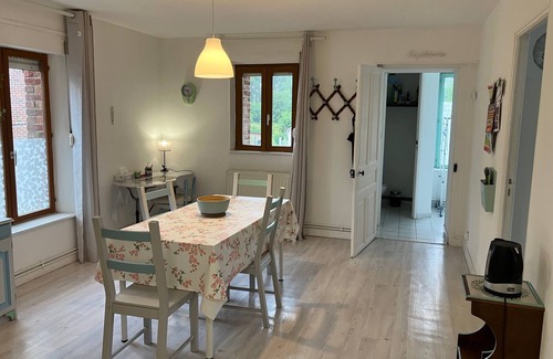 Chaourse Apartment | Appartement Village Verdoyant - Flat in Green Landscape