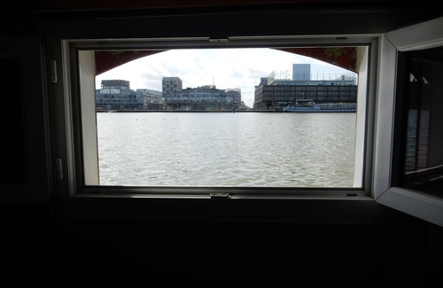 Bassins a Flot Boat Rental | Appartement "voyage Autour du Monde"