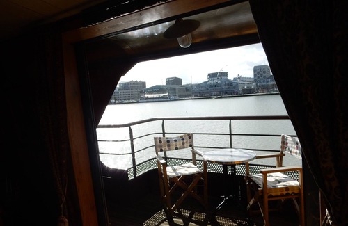 Bassins a Flot Boat Rental | Appartement "voyage Autour du Monde"