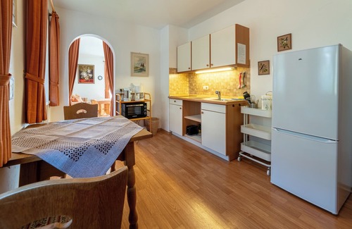 Sankt Valentin Apartment | Appartement Zellerberg Balk., Küche, 1 Wohn-/schlafz., max 2 P