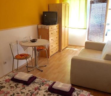 Heviz Apartment | Appartementhaus 5. Jahreszeit