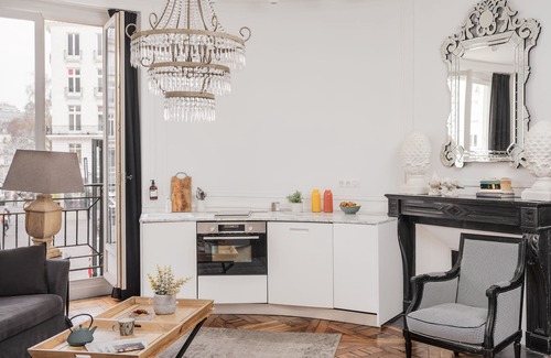 Graslin - Commerce Apartment | Appartements Place Royale - Maisons du Monde Hôtel & Suites