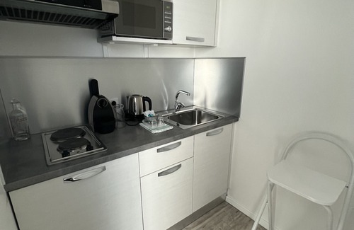 La Penne-sur-Huveaune Apartment | Apparthotel La Girafe