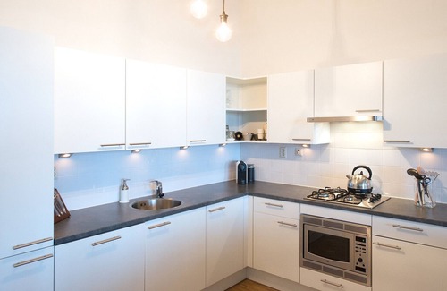 Vissershaven Apartment | Appealing Apartment in Den Haag with Balcony