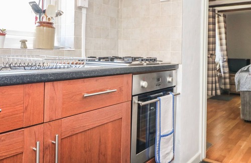 Chipping Norton Cottage | APPIN COTTAGE, pet friendly, character holiday cottage in Burford