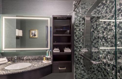 Calgary Hotel | Applause Hotel by CLIQUE