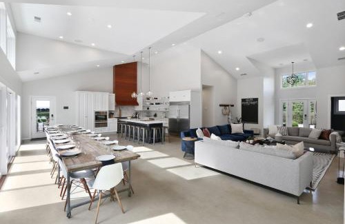Union Pier House | Apple Blossom Resort By Dwell Vacations