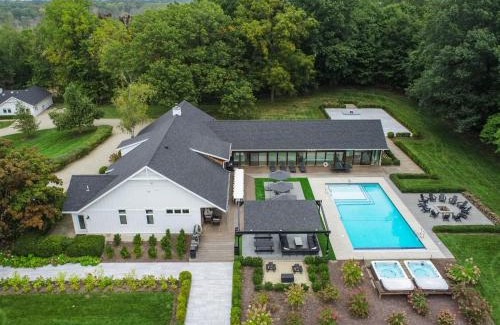 Union Pier House | Apple Blossom Resort By Dwell Vacations