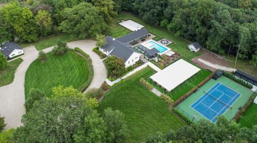Union Pier House | Apple Blossom Resort By Dwell Vacations