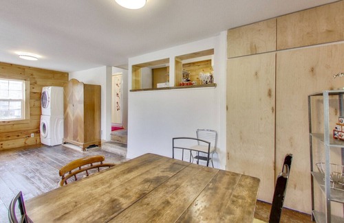 Quinte West Cottage | Apple Cider Mill (attached separate unit)