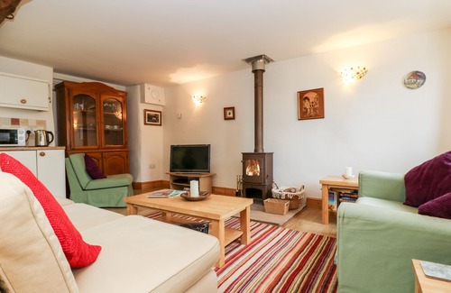 Yeoford Cottage | APPLE COTTAGE, family friendly, country holiday cottage in Crediton