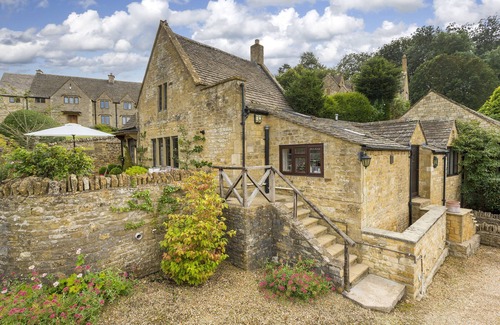 Snowshill Village Cottage | Apple Cottage is a two bedroom charming cottage, based in picturesque Snowhill