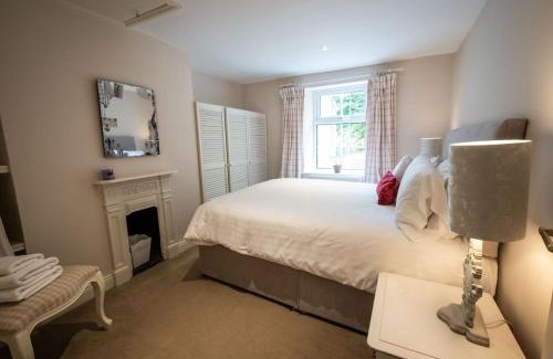 Castlebellingham House | Apple Cottage - Luxury Stay at Bellingham Estate