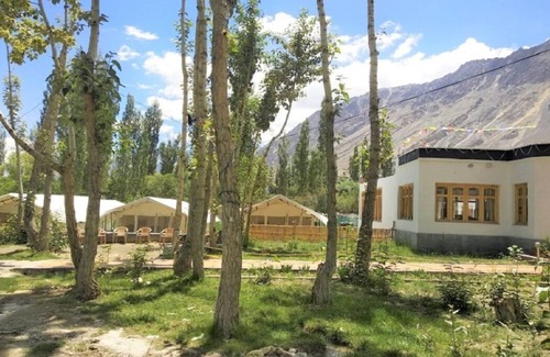 She RV Rental | Apple Cottage Nubra - Glamping