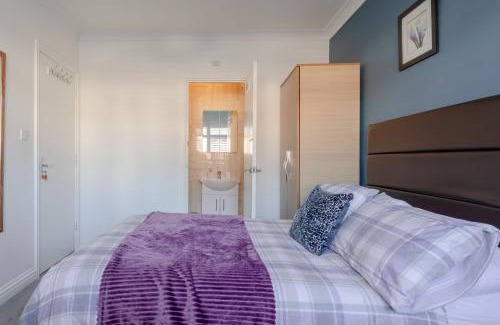 Queensbury House | Apple House Wembley -Double Ensuite
