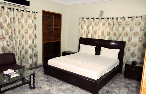 Karachi House | Apple Karachi Guest House