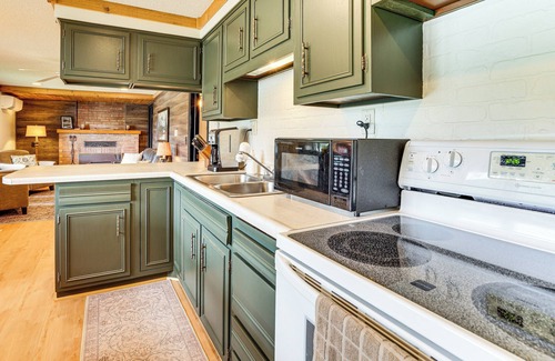 Somerset House | Apple Lake Retreat w/Outdoor Entertainment Space