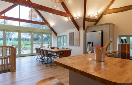Ilminster Cottage | Apple Loft - Beautiful Somerset cottage, sleeps 13 guests in 6 bedrooms