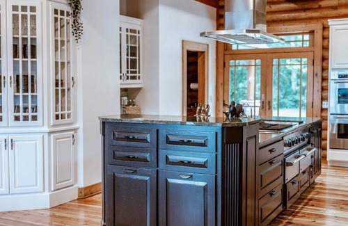 Banks County Cabin | Apple Pie Lodge - Modern Luxury