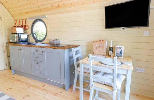 Ford House | Apple Pod