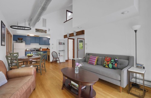 New Paltz House | Apple-Pumpkin Picking! Private 3-bedroom home bordering the Mohonk Preserve